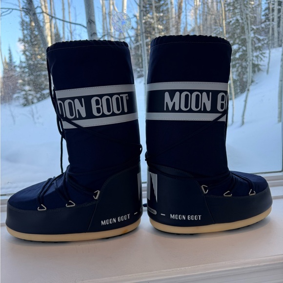 Moon Boot Blue Ankle Boots with Cushioned Construction and Lacing System - Picture 6 of 8